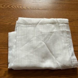 1 sheer curtain panel